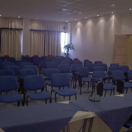 Szálloda Beau Rivage Lárnaka